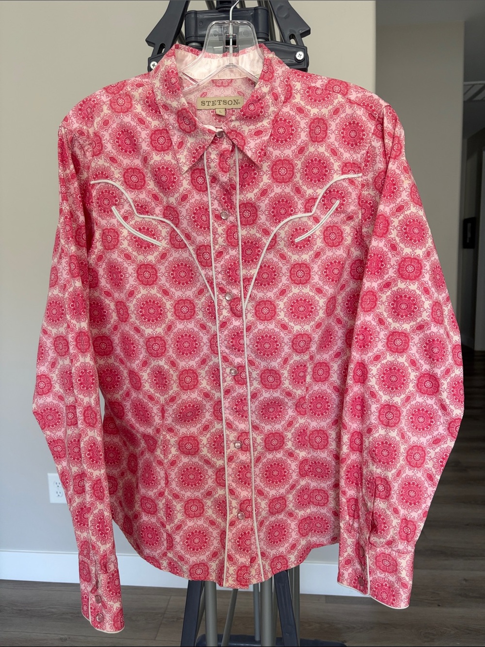Stetson Women’s Pink and White Western Snap Shirt (LG)